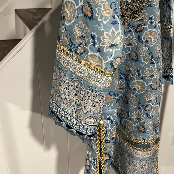 Gently used Asim Jofa size smalll to medium beautiful elegant piece. Party wear - Picture 6 of 17